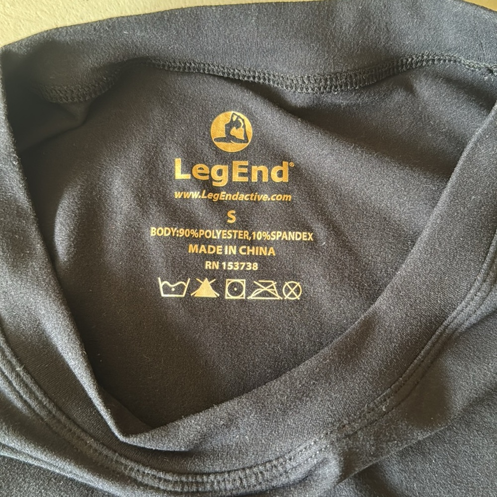 💥3/$12 SALE💥 LegEnd yoga top - Picture 3 of 6